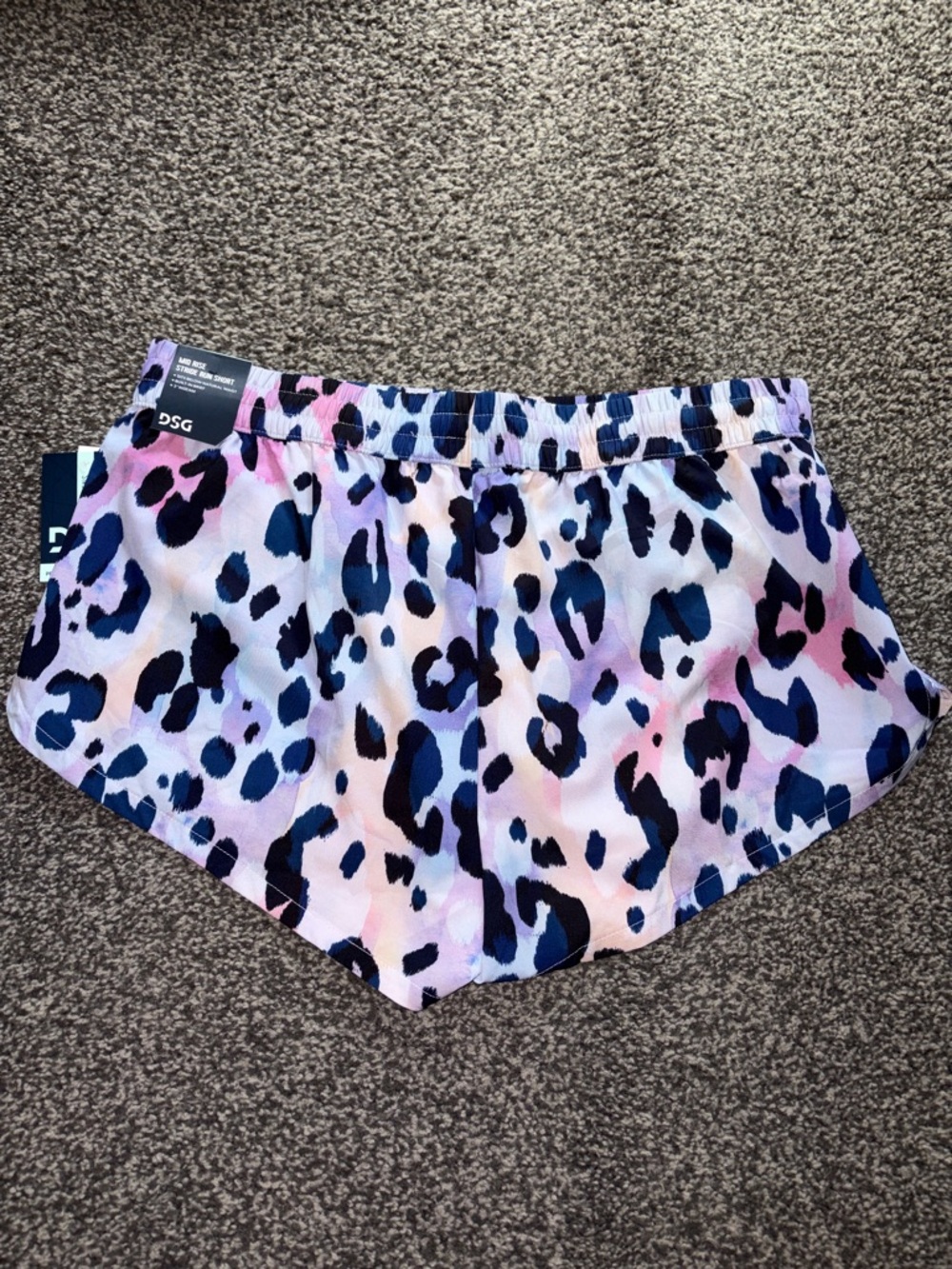 DSG Stride Active Shorts Lavender Leopard Print NWT Size Large - Picture 4 of 11